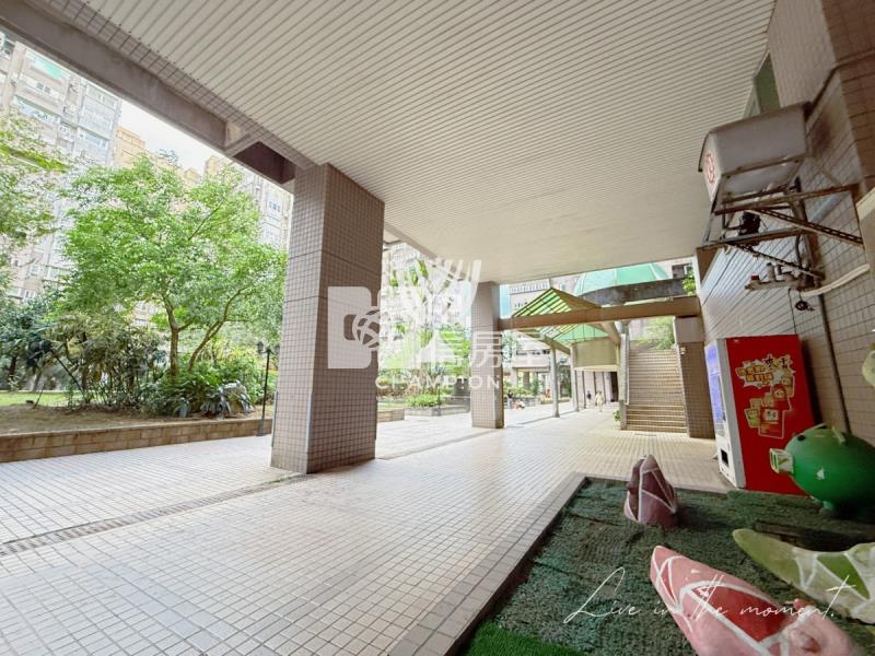 【冠軍商仲】巴賽露臺挑高2+1房屋室內格局與周邊環境