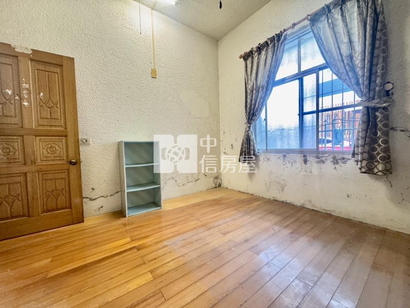 麟洛國小大地坪三角窗孝親車墅房屋室內格局與周邊環境