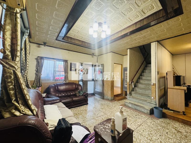 麟洛國小大地坪三角窗孝親車墅房屋室內格局與周邊環境