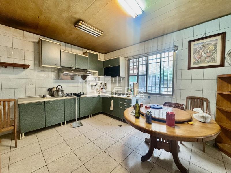 麟洛國小大地坪三角窗孝親車墅房屋室內格局與周邊環境