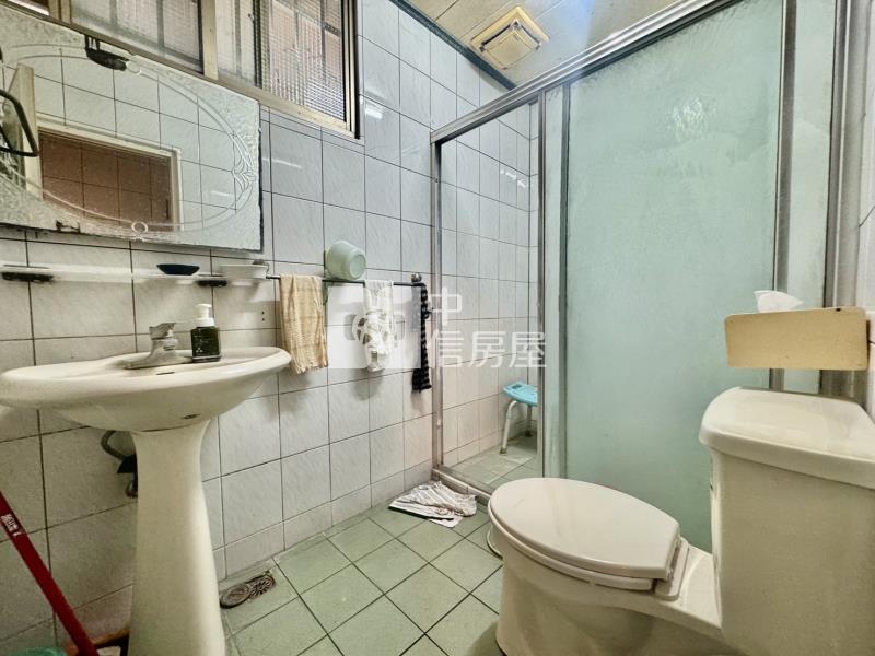 麟洛國小大地坪三角窗孝親車墅房屋室內格局與周邊環境