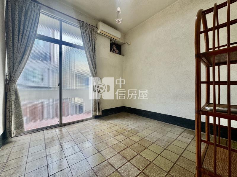 麟洛國小大地坪三角窗孝親車墅房屋室內格局與周邊環境