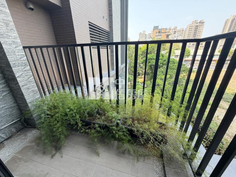 14期上階綠面樹海邊間三房平車房屋室內格局與周邊環境