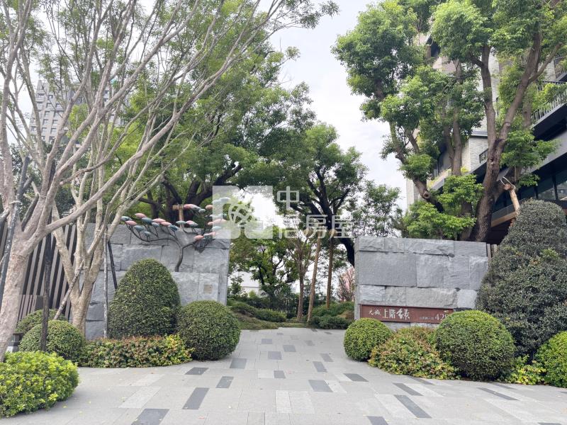 14期上階綠面樹海邊間三房平車房屋室內格局與周邊環境