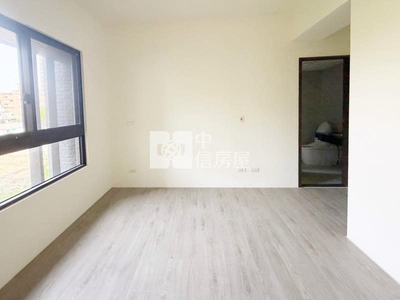 14期上階綠面樹海邊間三房平車房屋室內格局與周邊環境