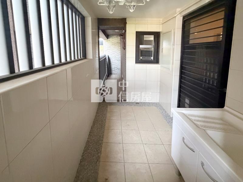 14期上階綠面樹海邊間三房平車房屋室內格局與周邊環境