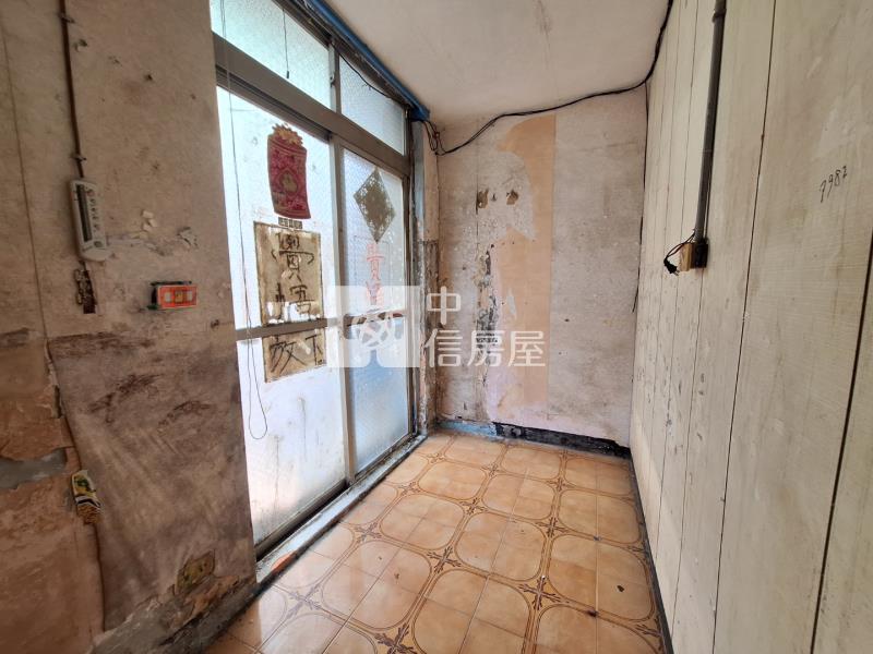 山仔頂公園旁低總價透天房屋室內格局與周邊環境