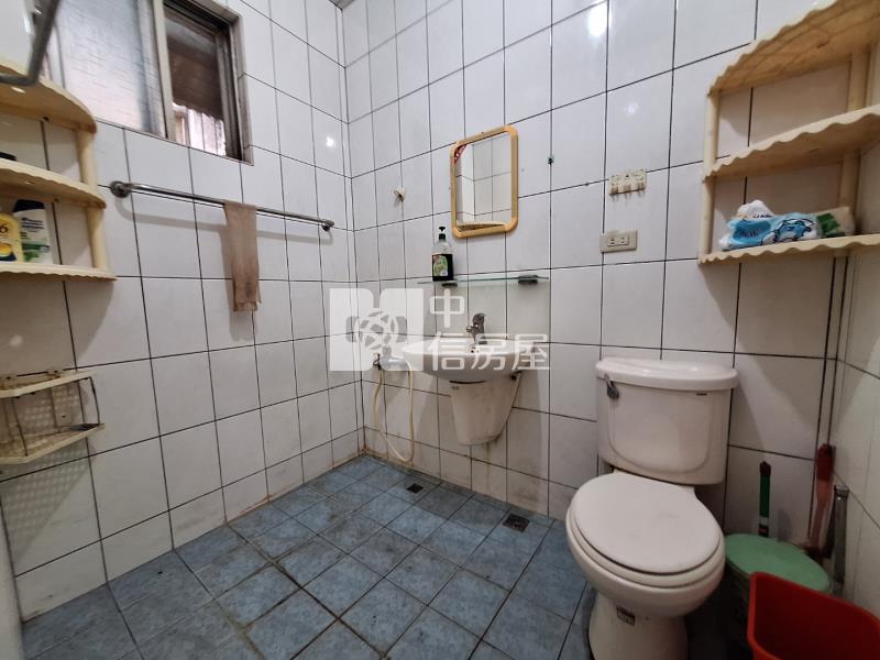 山仔頂公園旁低總價透天房屋室內格局與周邊環境