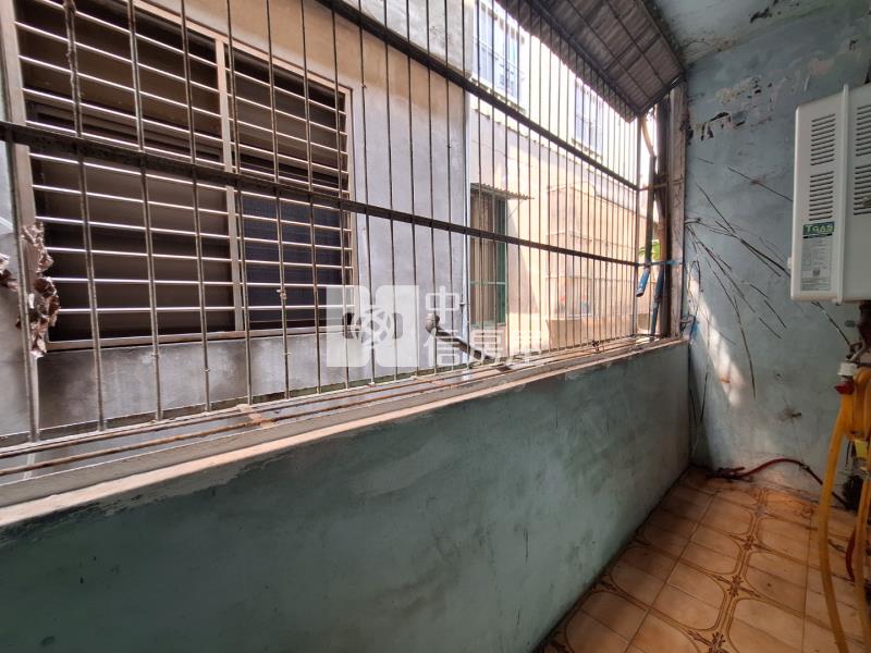 山仔頂公園旁低總價透天房屋室內格局與周邊環境