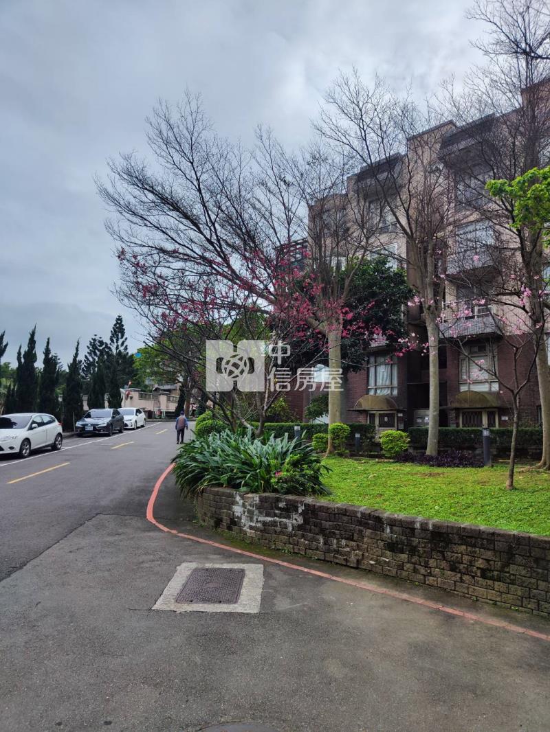 楊梅交流道旁上疊別墅+車位房屋室內格局與周邊環境