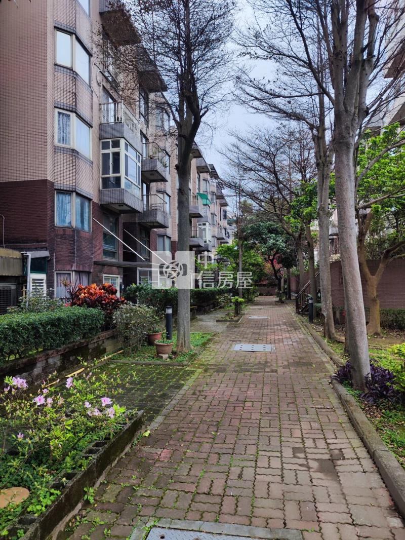 楊梅交流道旁上疊別墅+車位房屋室內格局與周邊環境