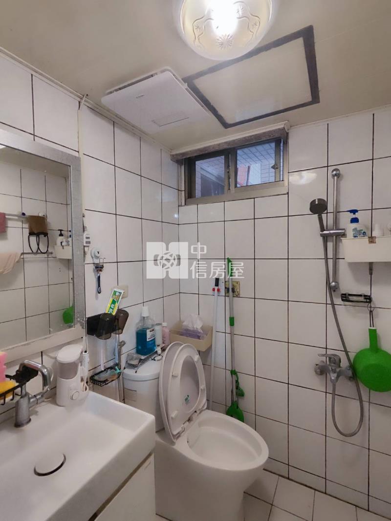 楊梅交流道旁上疊別墅+車位房屋室內格局與周邊環境