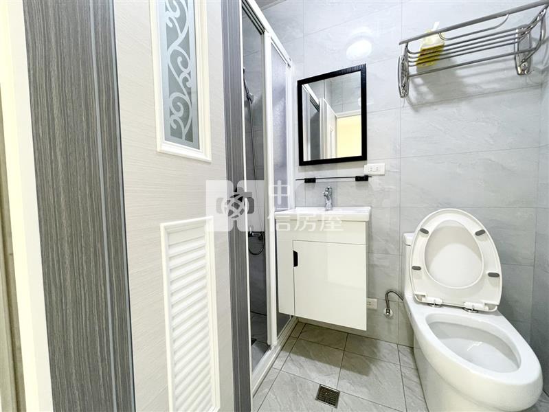 新明市場一樓2房【翡翠宮廷】房屋室內格局與周邊環境