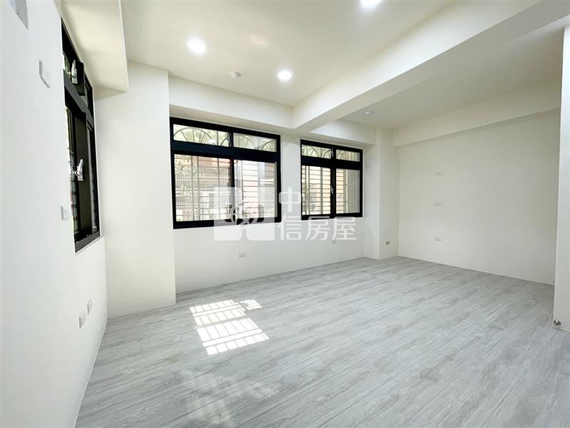 新明市場一樓2房【翡翠宮廷】房屋室內格局與周邊環境