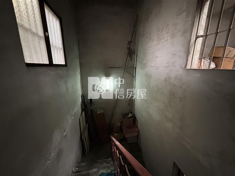 中壢體育園區大地坪透店房屋室內格局與周邊環境