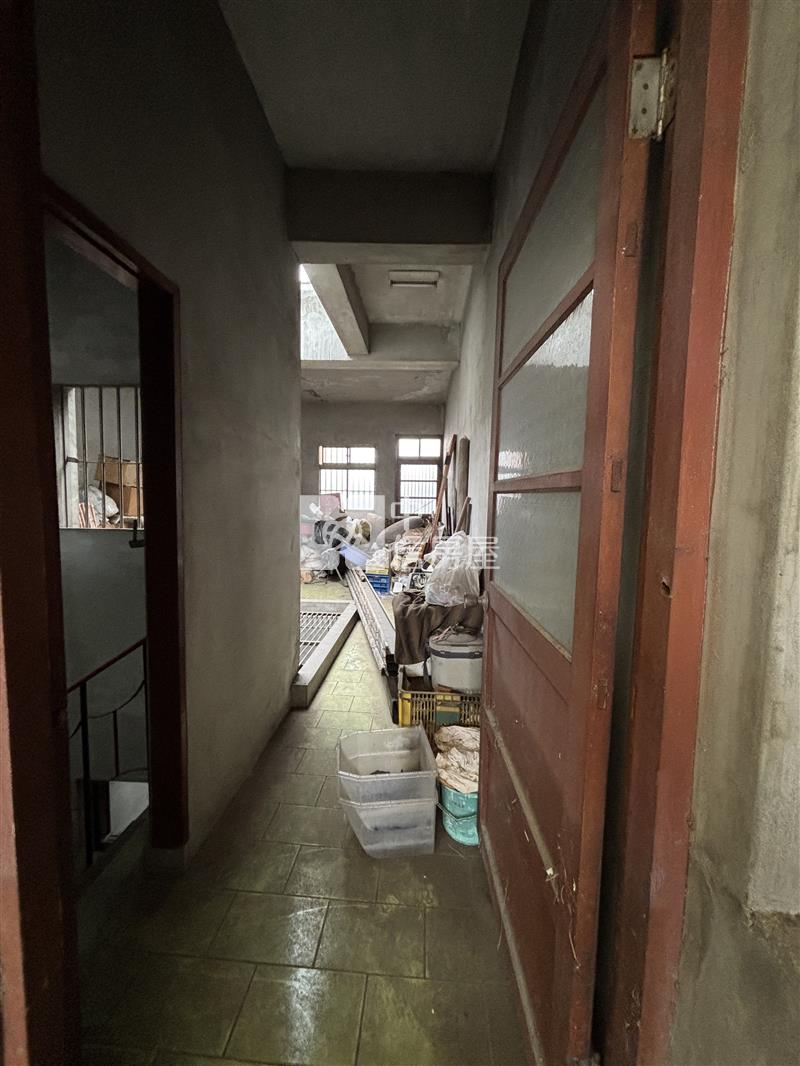 中壢體育園區大地坪透店房屋室內格局與周邊環境