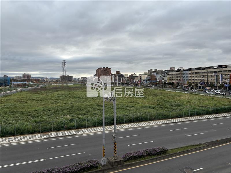 中壢體育園區大地坪透店房屋室內格局與周邊環境