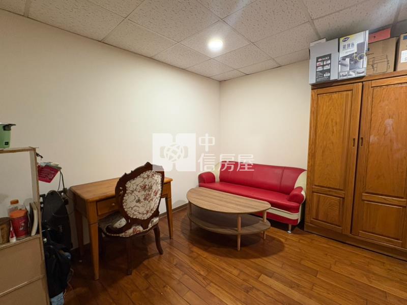 龍潭百年【牛津特區】雙併出租別墅｜3車位開底合一房屋室內格局與周邊環境