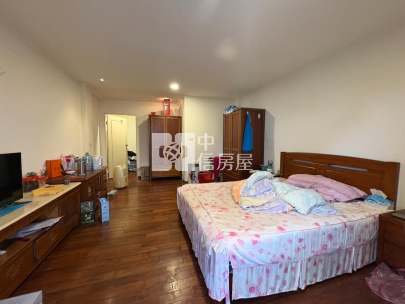 龍潭百年【牛津特區】雙併出租別墅｜3車位開底合一房屋室內格局與周邊環境