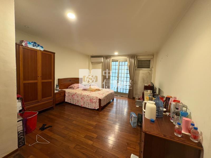 龍潭百年【牛津特區】雙併出租別墅｜3車位開底合一房屋室內格局與周邊環境