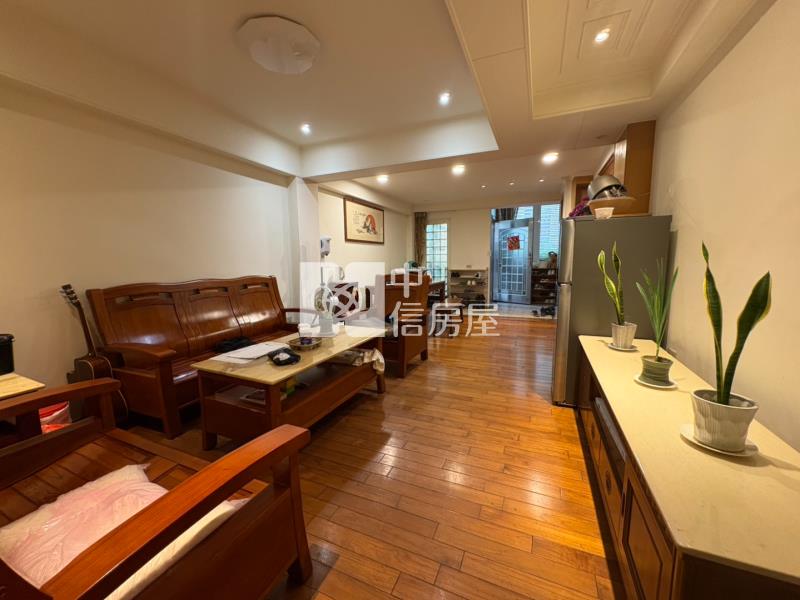 龍潭百年【牛津特區】雙併出租別墅｜3車位開底合一房屋室內格局與周邊環境