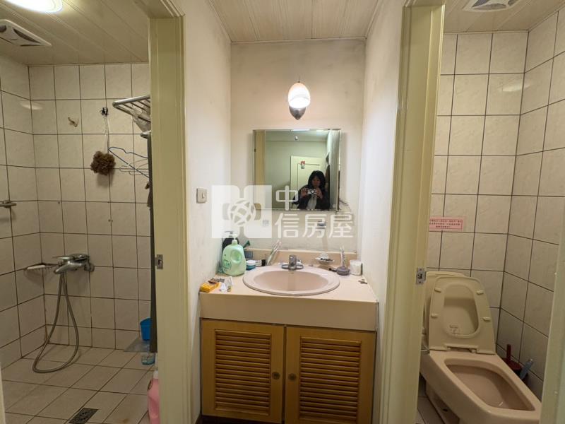 龍潭百年【牛津特區】雙併出租別墅｜3車位開底合一房屋室內格局與周邊環境