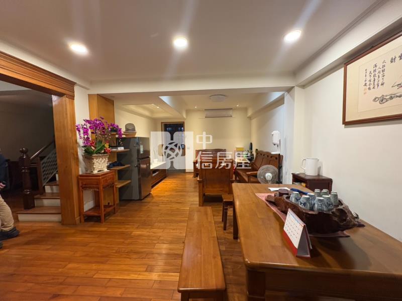 龍潭百年【牛津特區】雙併出租別墅｜3車位開底合一房屋室內格局與周邊環境