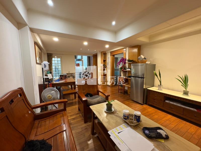 龍潭百年【牛津特區】雙併出租別墅｜3車位開底合一房屋室內格局與周邊環境