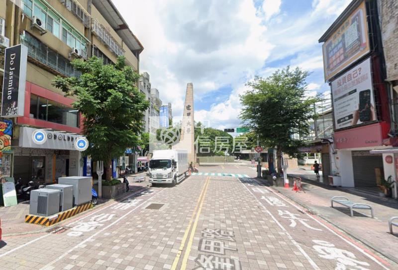 逢甲路第一排黃金店面房屋室內格局與周邊環境