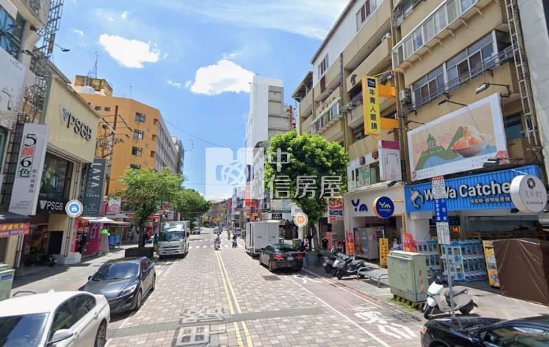 逢甲路第一排黃金店面房屋室內格局與周邊環境