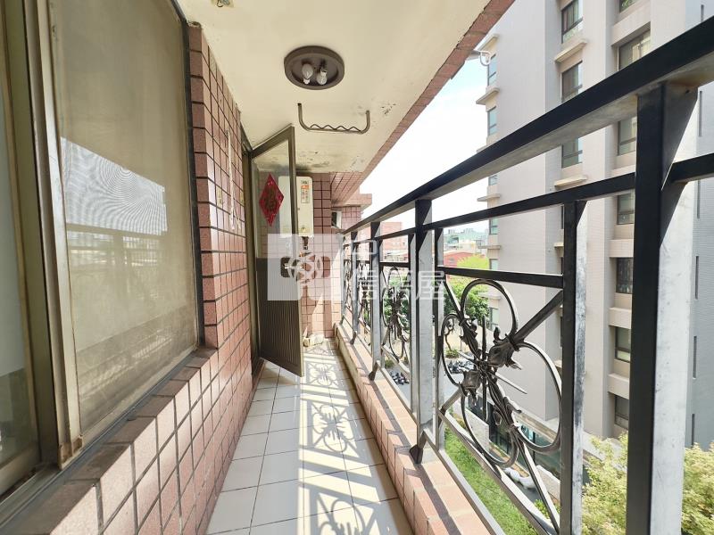 頂好文心稀有三房平車房屋室內格局與周邊環境