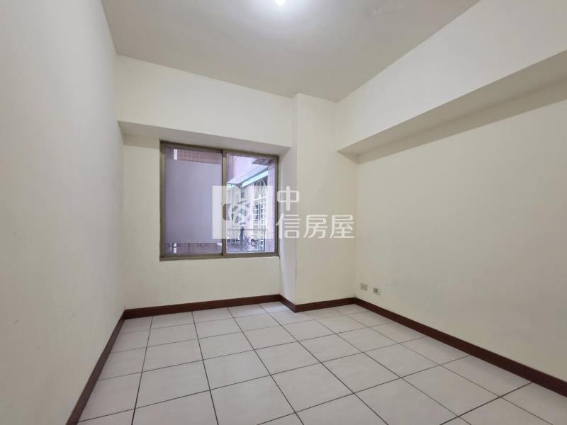 頂好文心稀有三房平車房屋室內格局與周邊環境