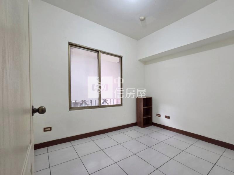 頂好文心稀有三房平車房屋室內格局與周邊環境