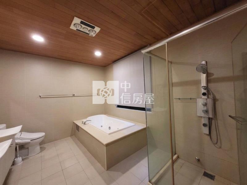 愛買商圈｜橙品帝堡電梯別墅+車庫房屋室內格局與周邊環境