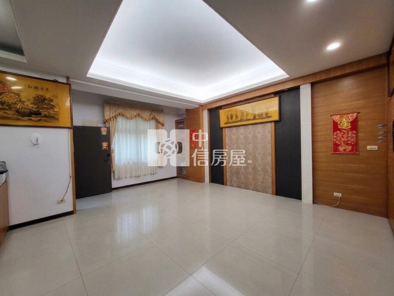 愛買商圈｜橙品帝堡電梯別墅+車庫房屋室內格局與周邊環境