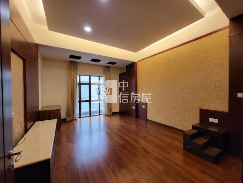 愛買商圈｜橙品帝堡電梯別墅+車庫房屋室內格局與周邊環境