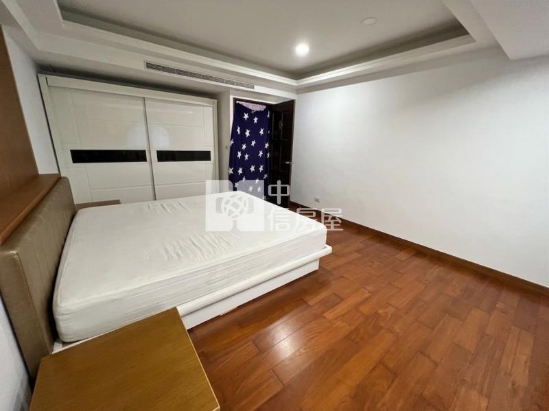 愛買商圈｜橙品帝堡電梯別墅+車庫房屋室內格局與周邊環境