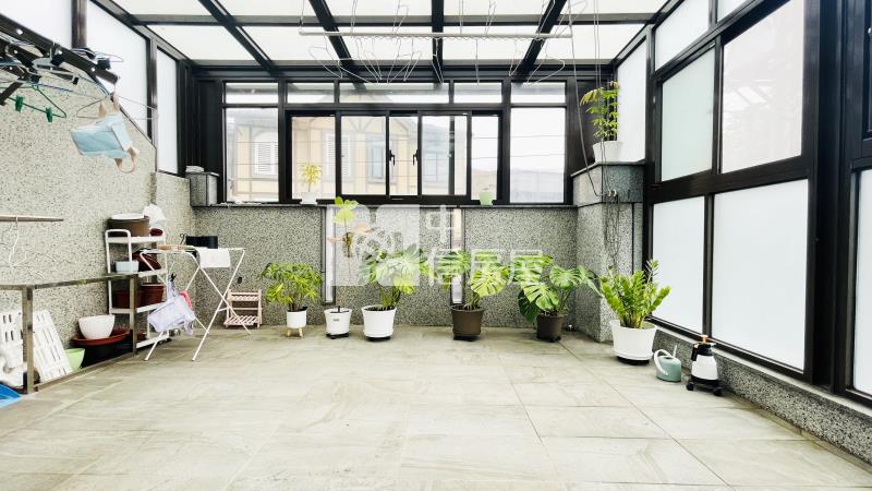 宜市東區屋況極佳邊間9年透天房屋室內格局與周邊環境