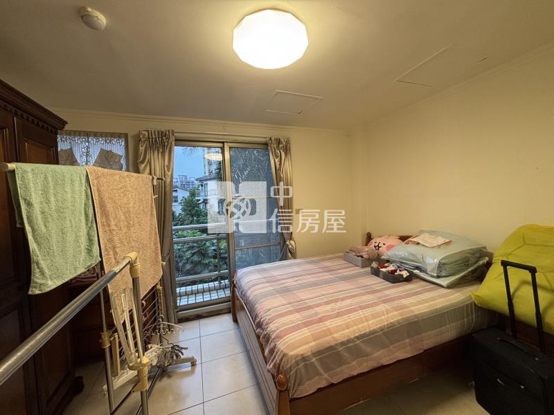 龍潭百年大鎮透天別墅雙車位房屋室內格局與周邊環境