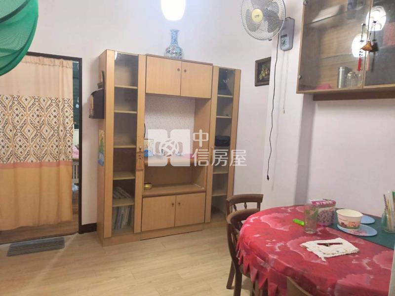 平鎮車站邊間大地坪透天房屋室內格局與周邊環境