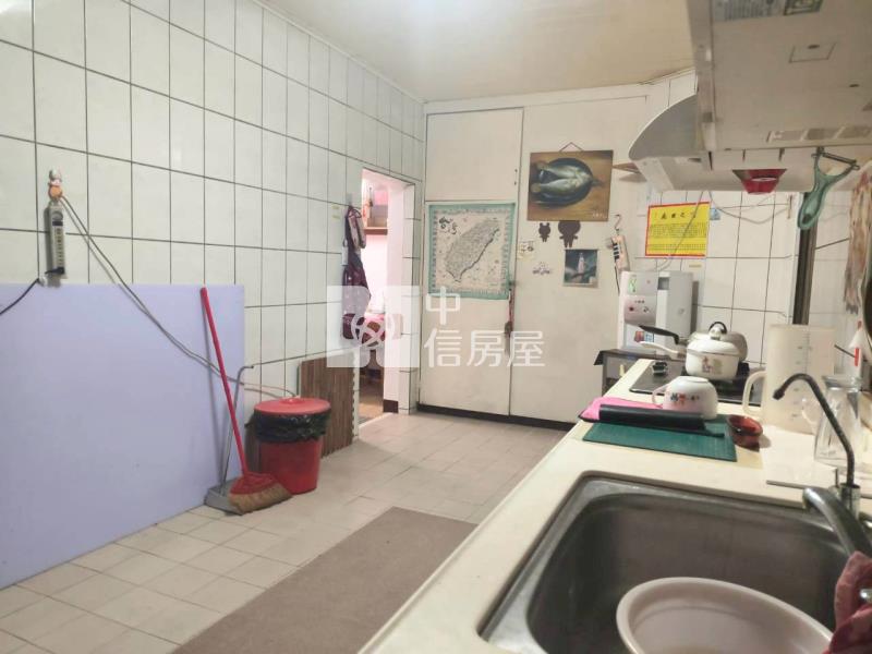 平鎮車站邊間大地坪透天房屋室內格局與周邊環境