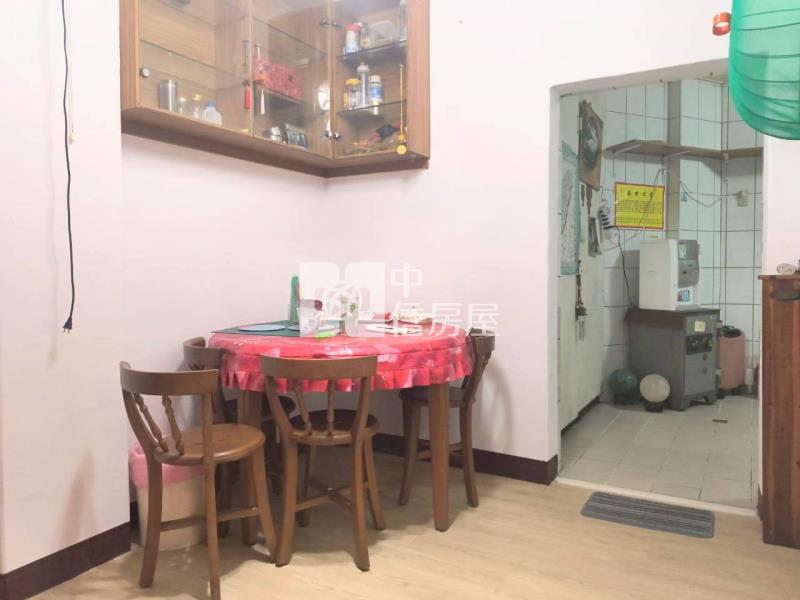 平鎮車站邊間大地坪透天房屋室內格局與周邊環境