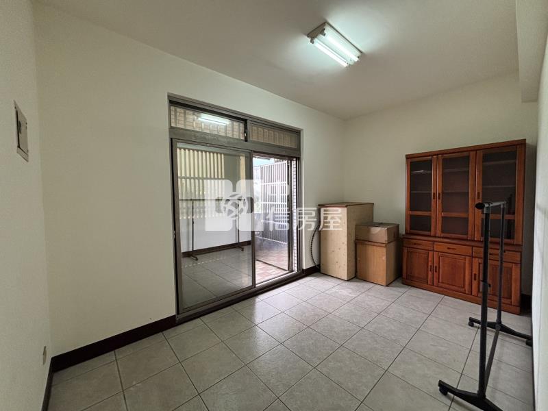 平鎮中豐路非常大地透天房屋室內格局與周邊環境