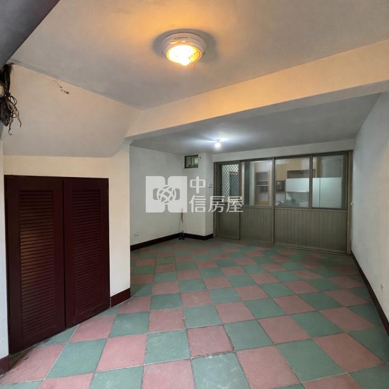 平鎮中豐路非常大地透天房屋室內格局與周邊環境