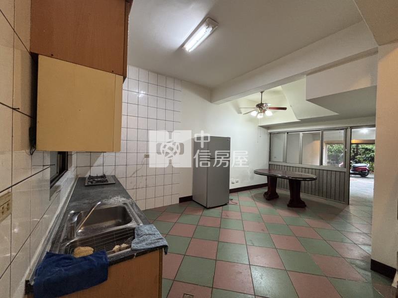 平鎮中豐路非常大地透天房屋室內格局與周邊環境