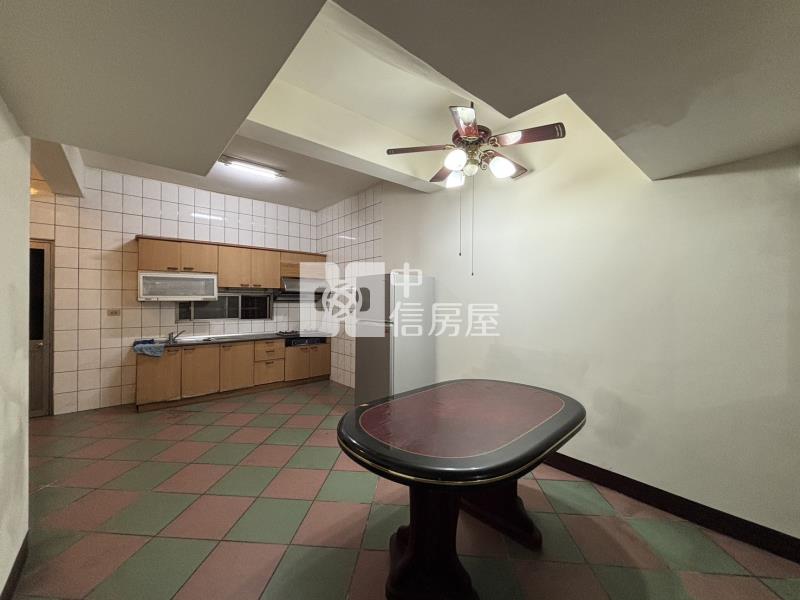 平鎮中豐路非常大地透天房屋室內格局與周邊環境