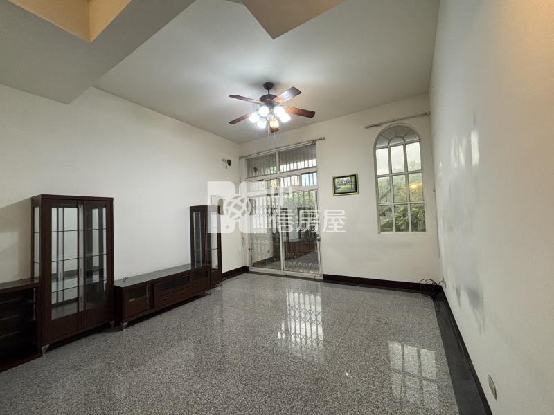 平鎮中豐路非常大地透天房屋室內格局與周邊環境