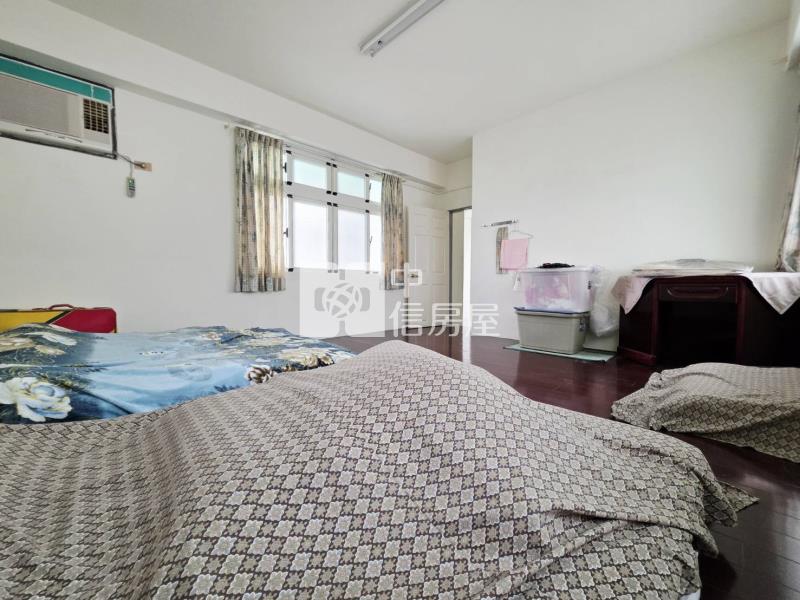 大里大四房前院停車邊間別墅房屋室內格局與周邊環境