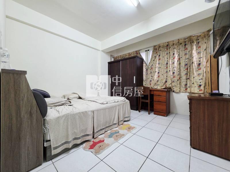 大里大四房前院停車邊間別墅房屋室內格局與周邊環境