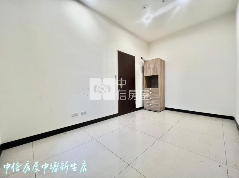 青埔A18.站前廣場精緻景觀大套房房屋室內格局與周邊環境